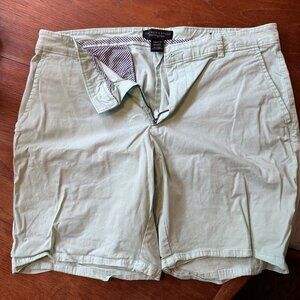Bloomingdale's Green Chino Shorts Size 33 Casual Summer